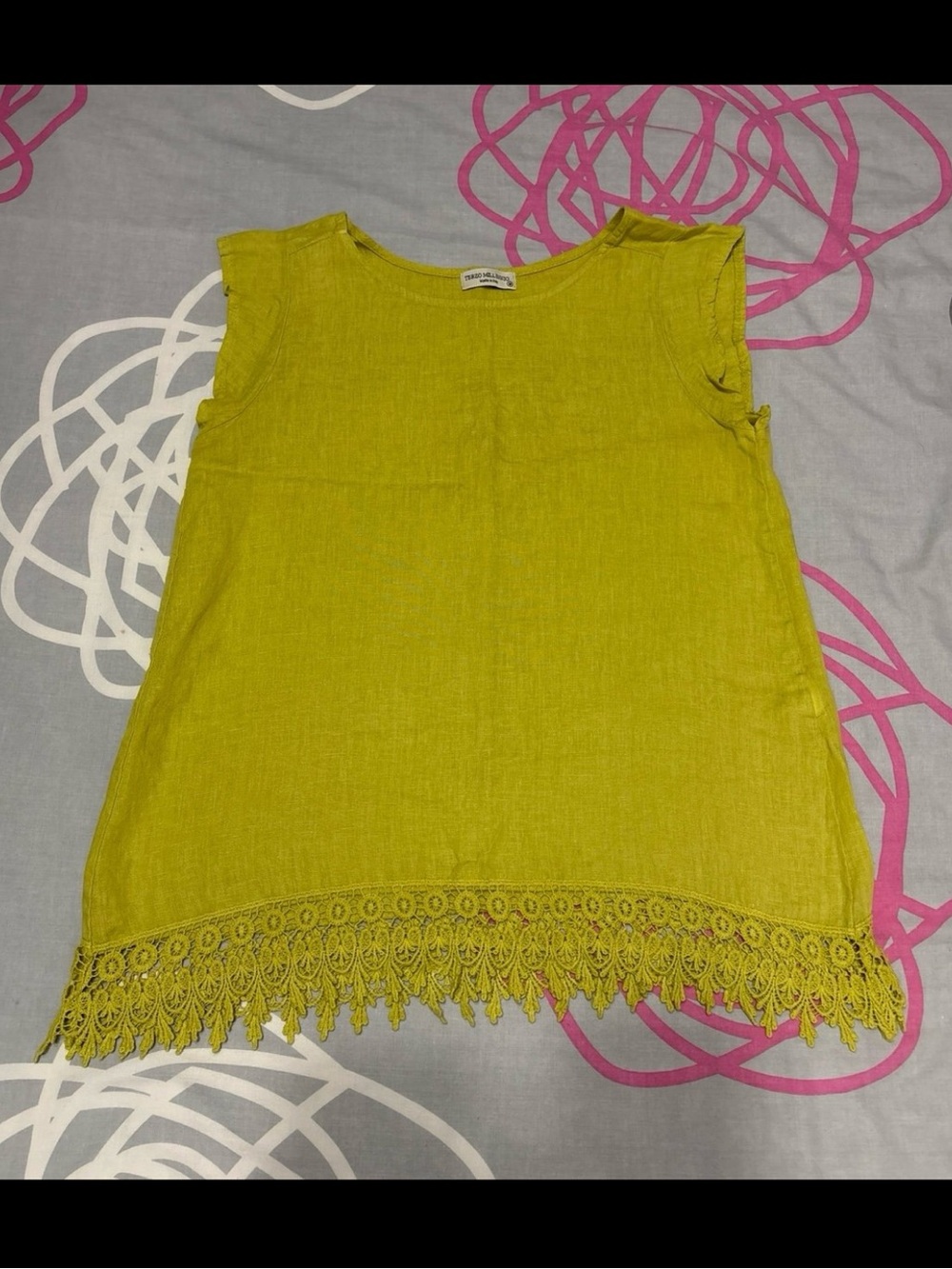 Terzo Millennio Chartreuse Sleeveless Blouse With Crochet Lace Hem